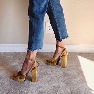 60s Style gold velvet strappy high heels - size 7 - fits like a 6